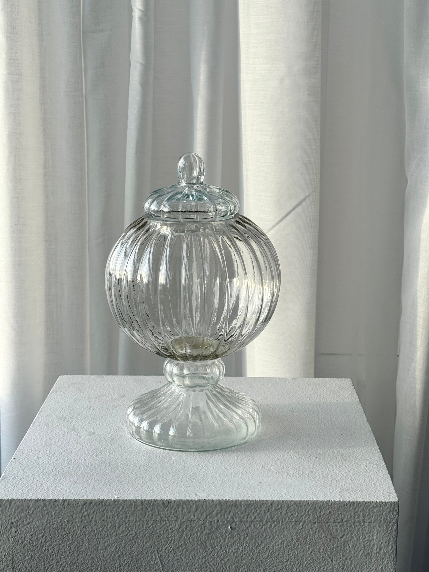 Glass bonbonniere
