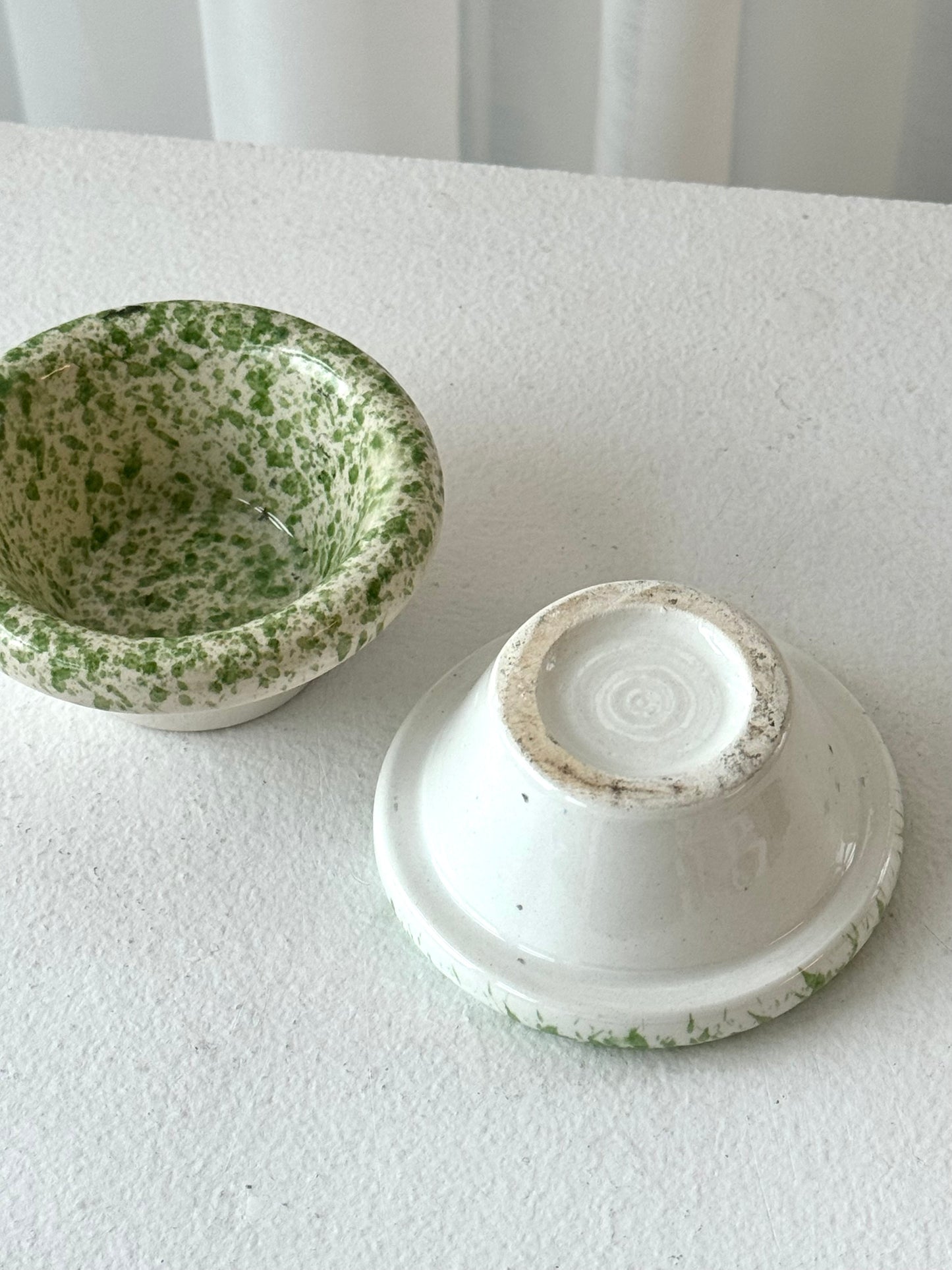 Small ceramic bowls