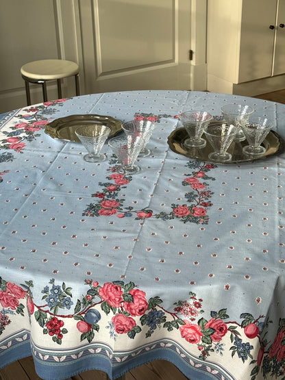 Rose table cloth