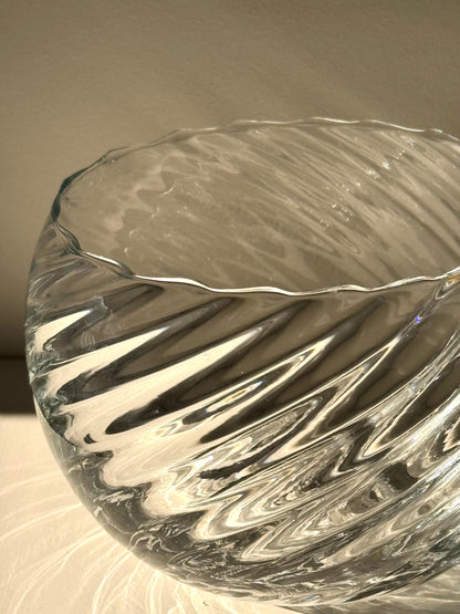 Swirling bonbonniere