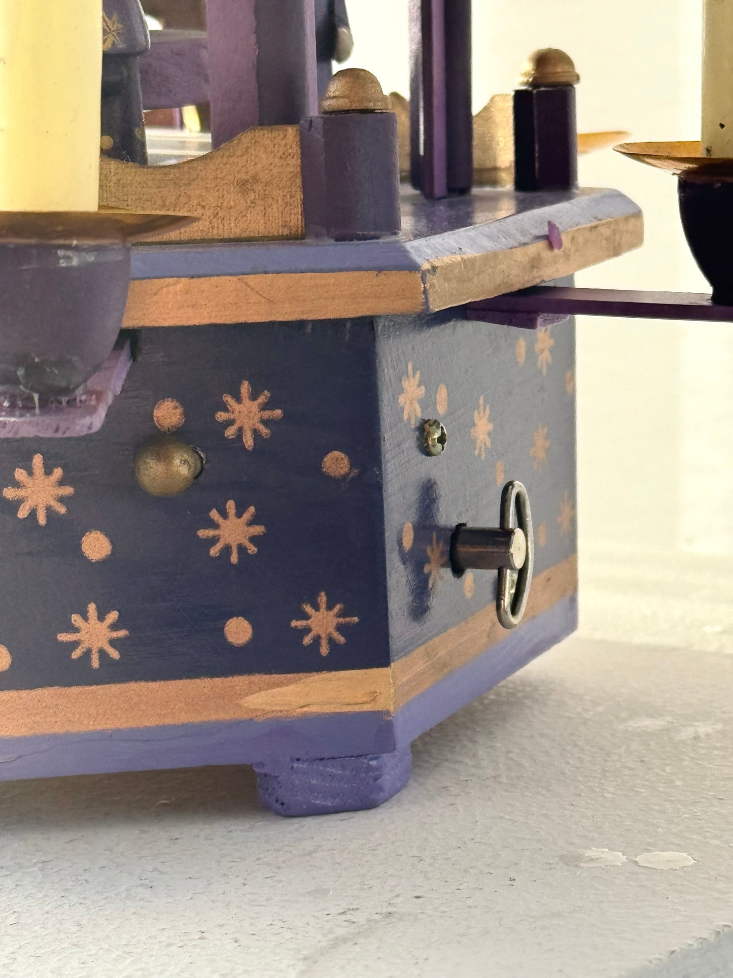 Music box pyramid