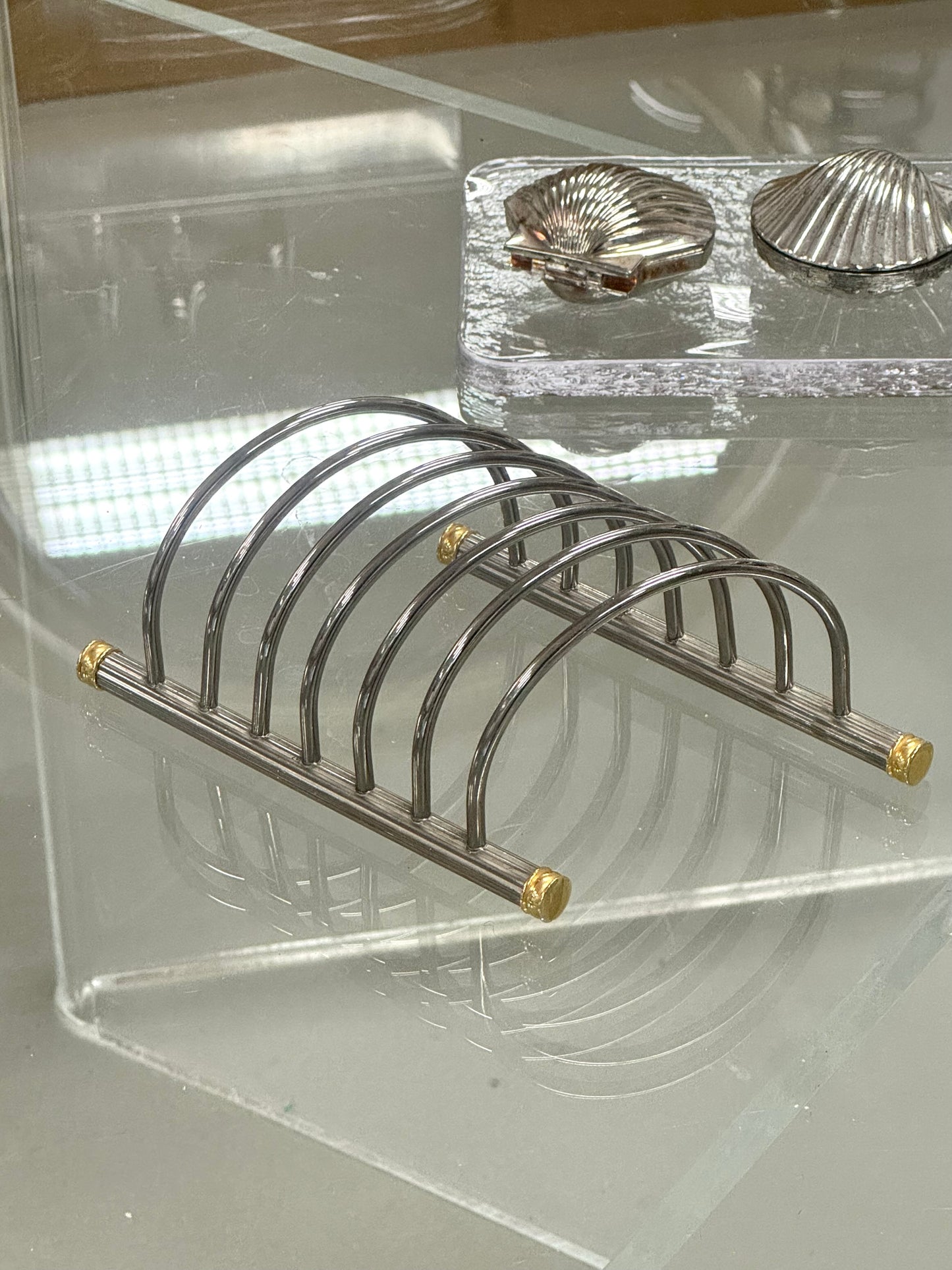 Breadholder