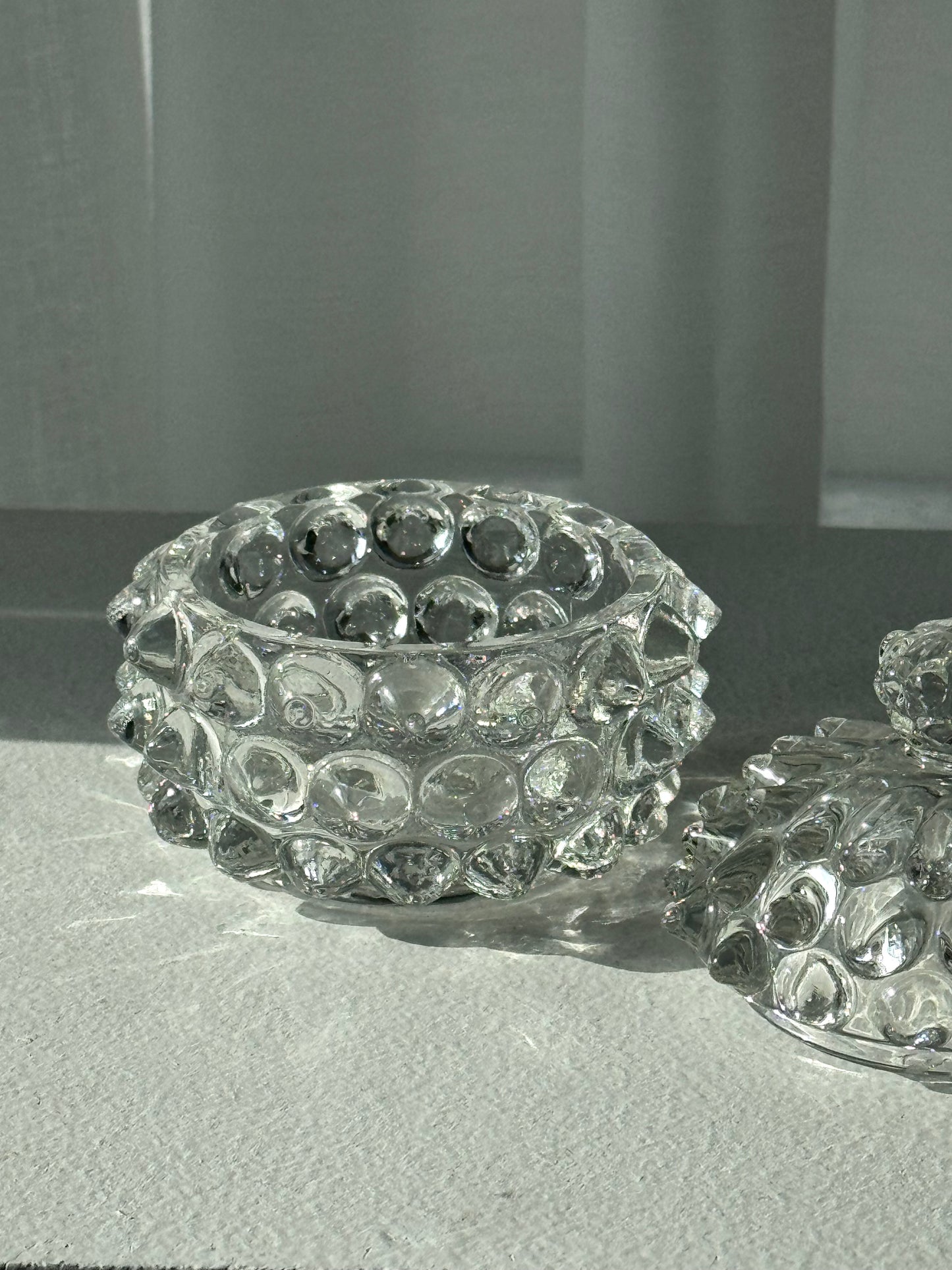 Spiked bonbonniere
