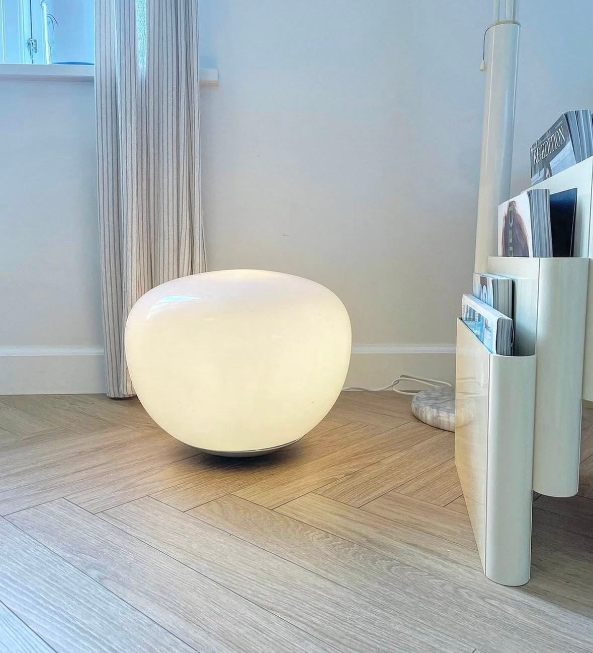 “Jonisk” lamp