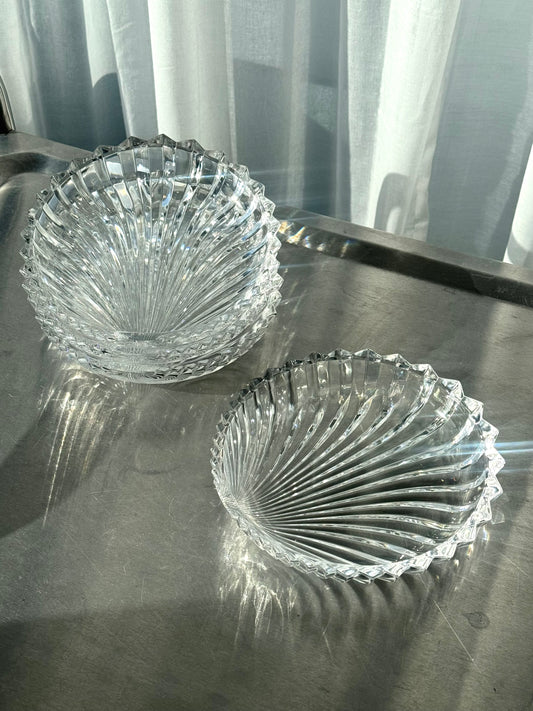 Crystal clam plates