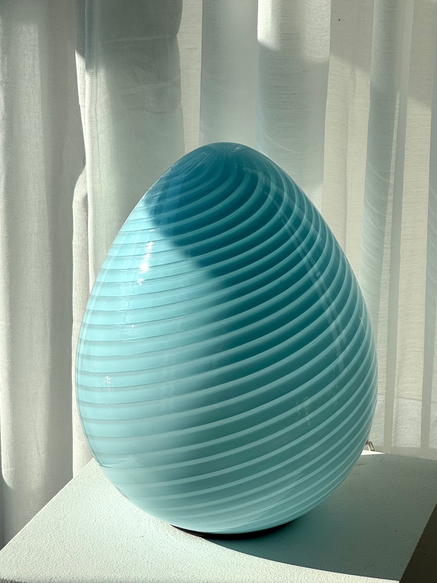 Vintage Murano egg lamp