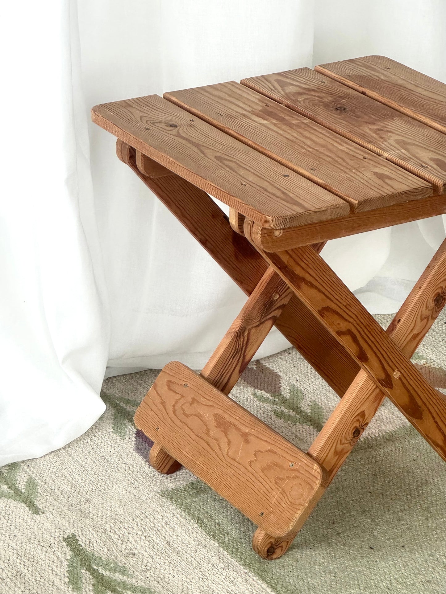 Wooden side table/stool