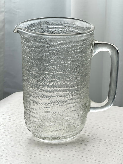 Structured jug
