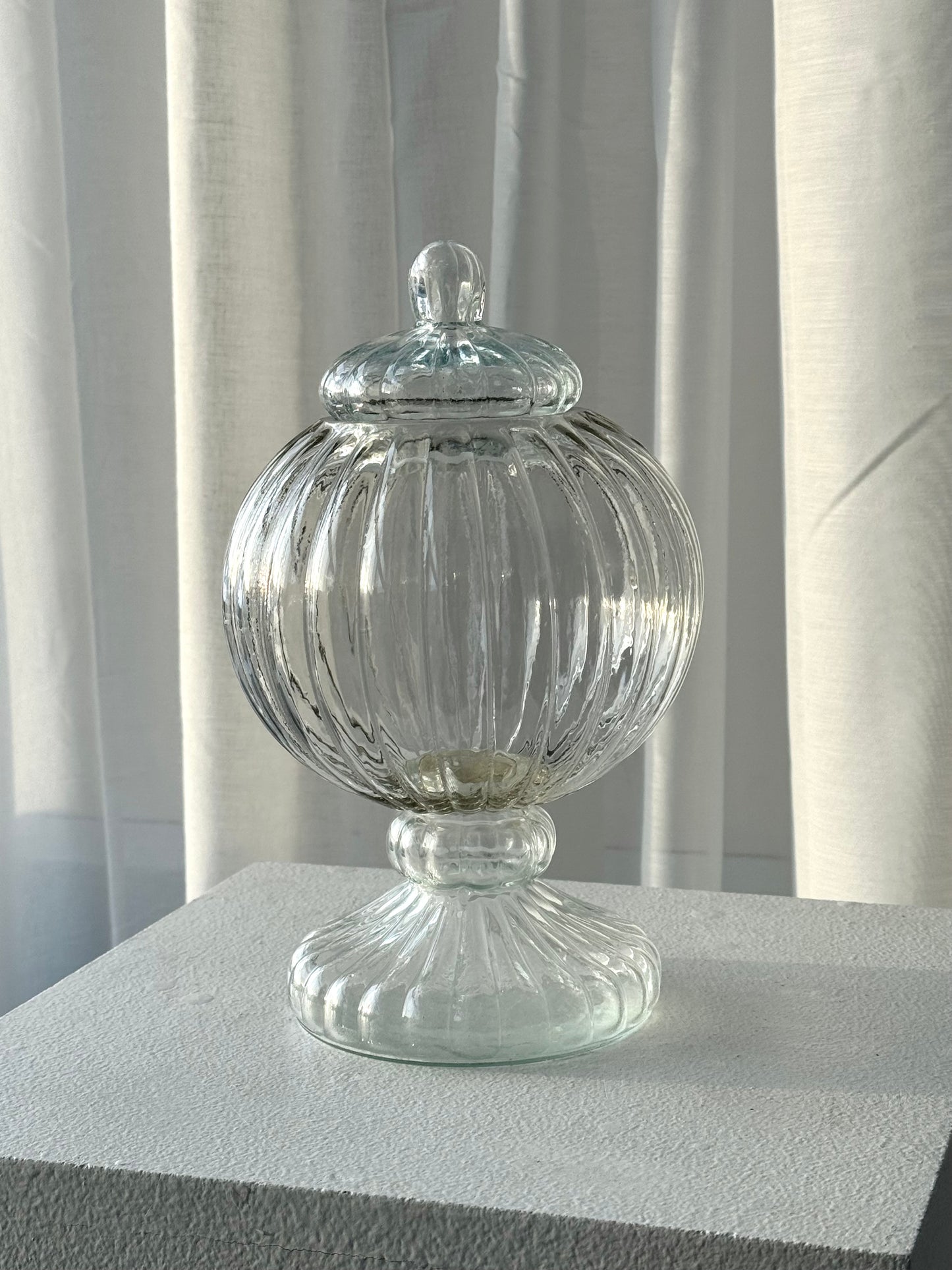 Glass bonbonniere