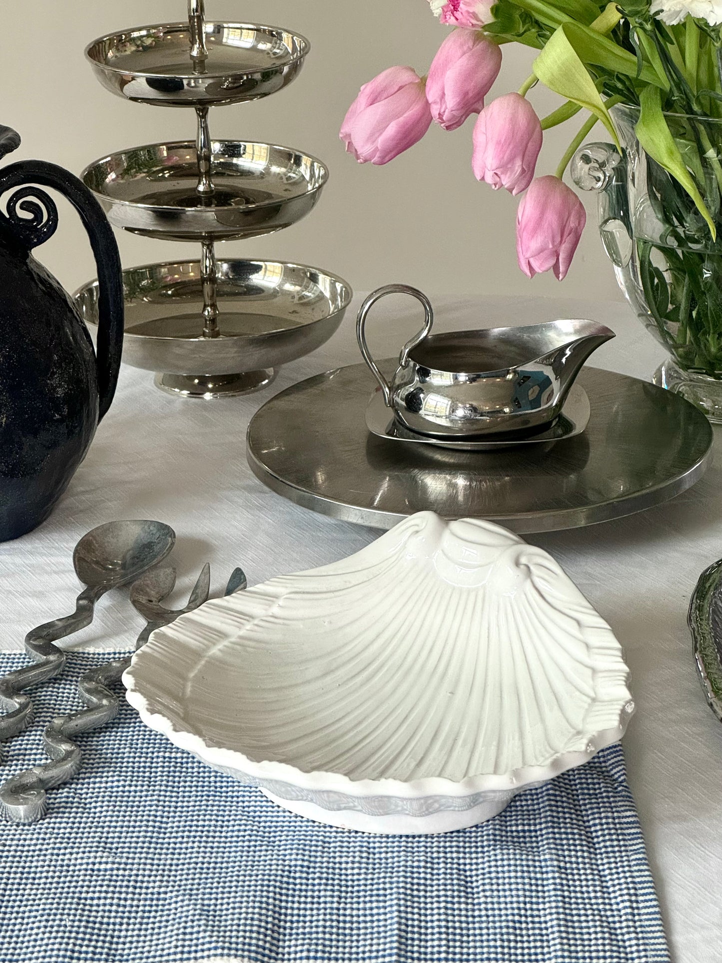 Ceramic clam bowl