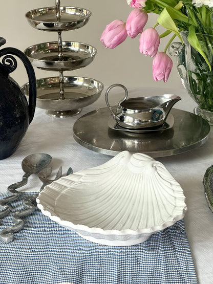 Ceramic clam bowl