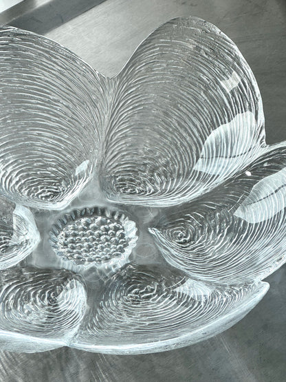 Glass clam dish
