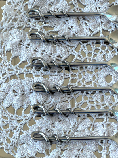 Swirl spoons