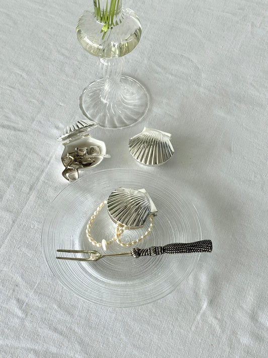 Silver plated clam