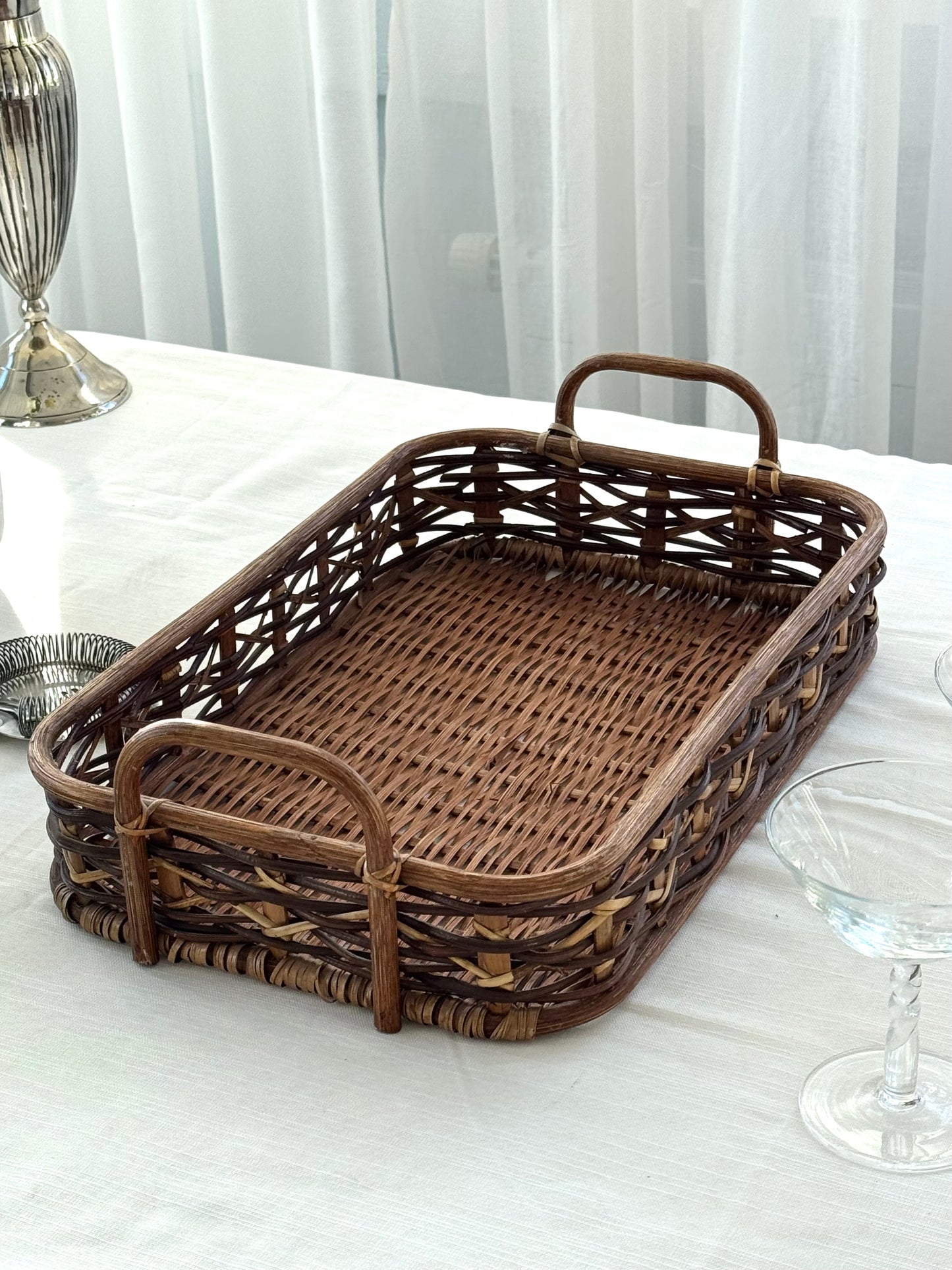 Woven tray