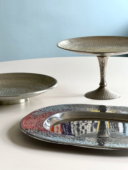 Hammered cake dish