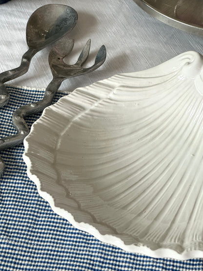 Ceramic clam bowl