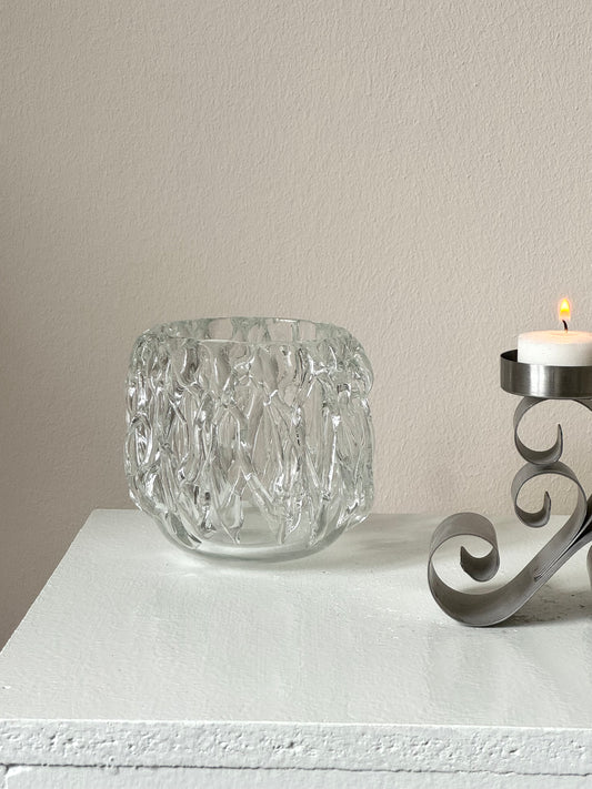 Structured vase