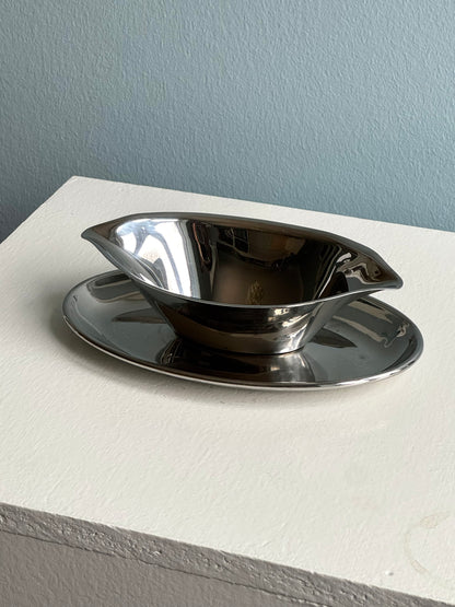 Gravy boat