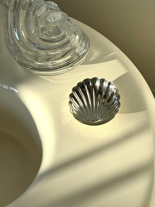 Silver plated clam