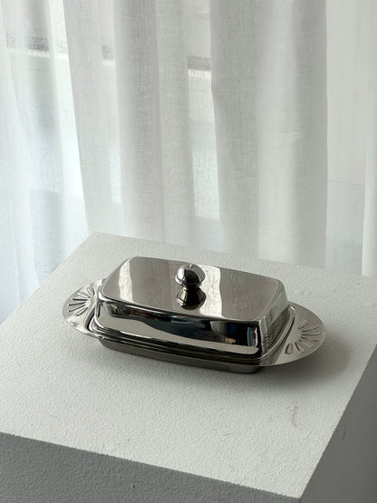Butter dish