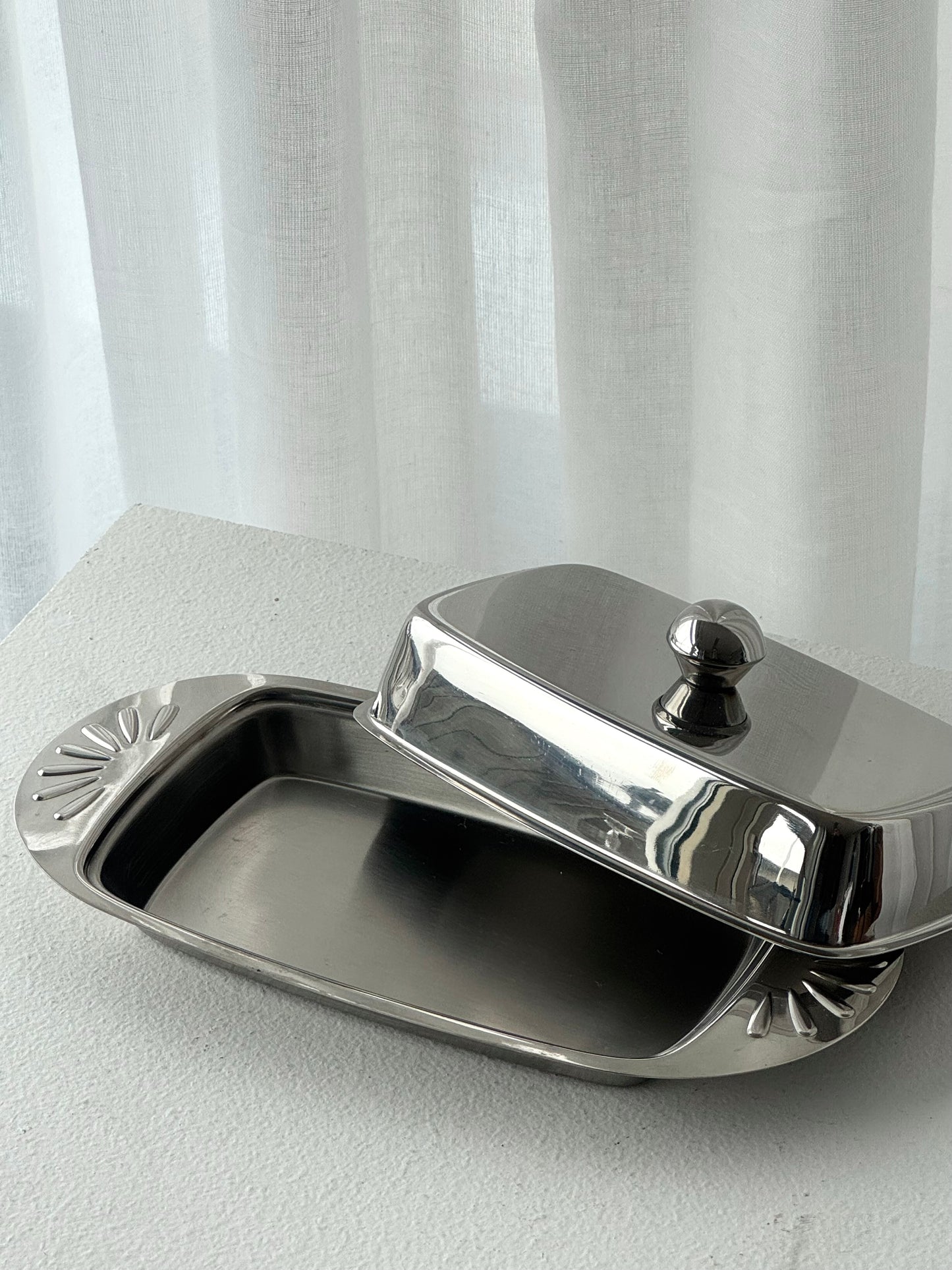 Butter dish