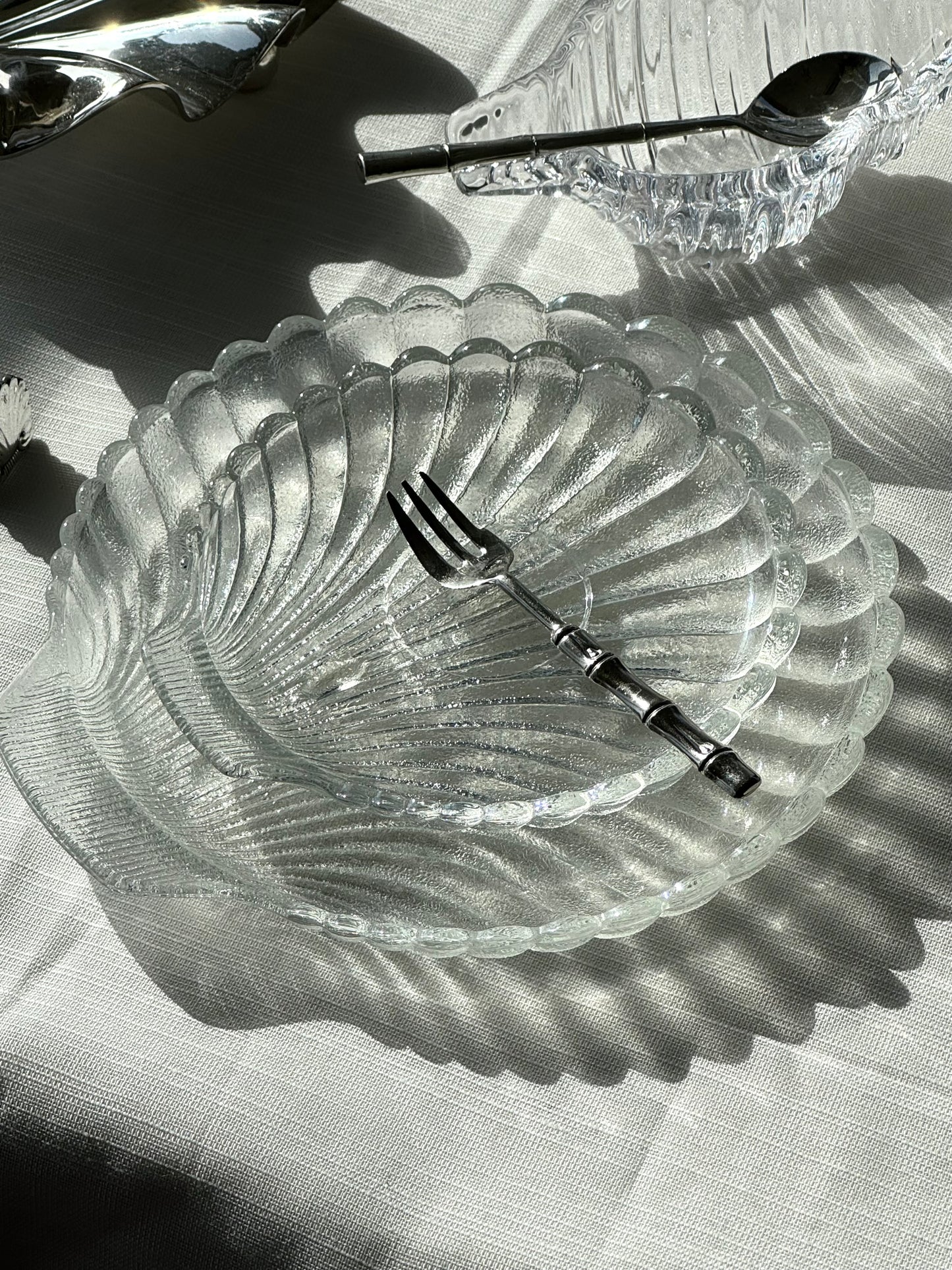 Glass clam plates