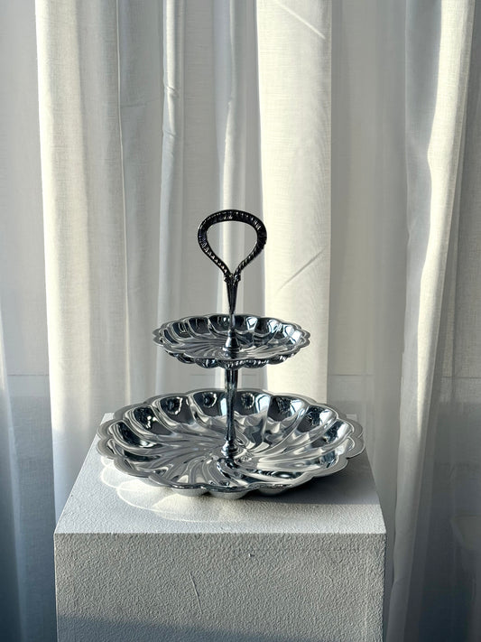 Swirling etagere