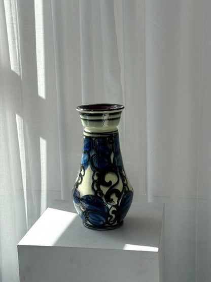 Annashaab vase