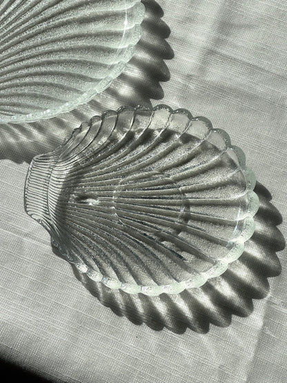 Glass clam plates