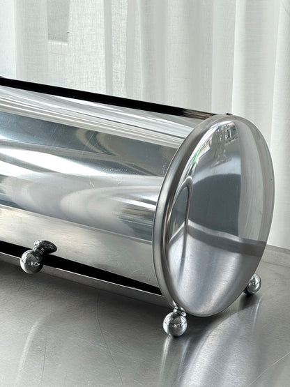 Chrome bread case