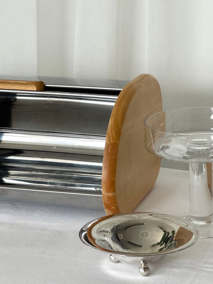 Bread case