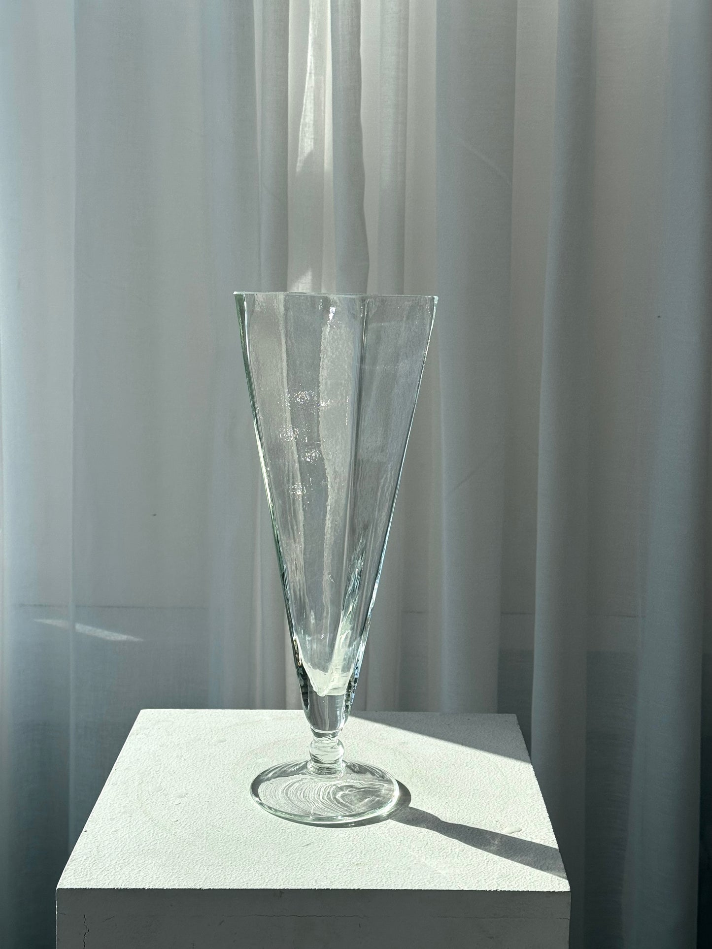 Vase on foot
