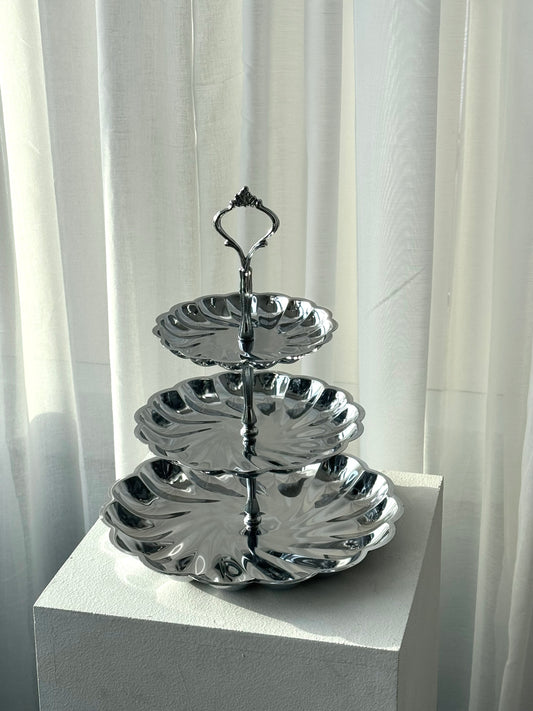 Swirling etagere