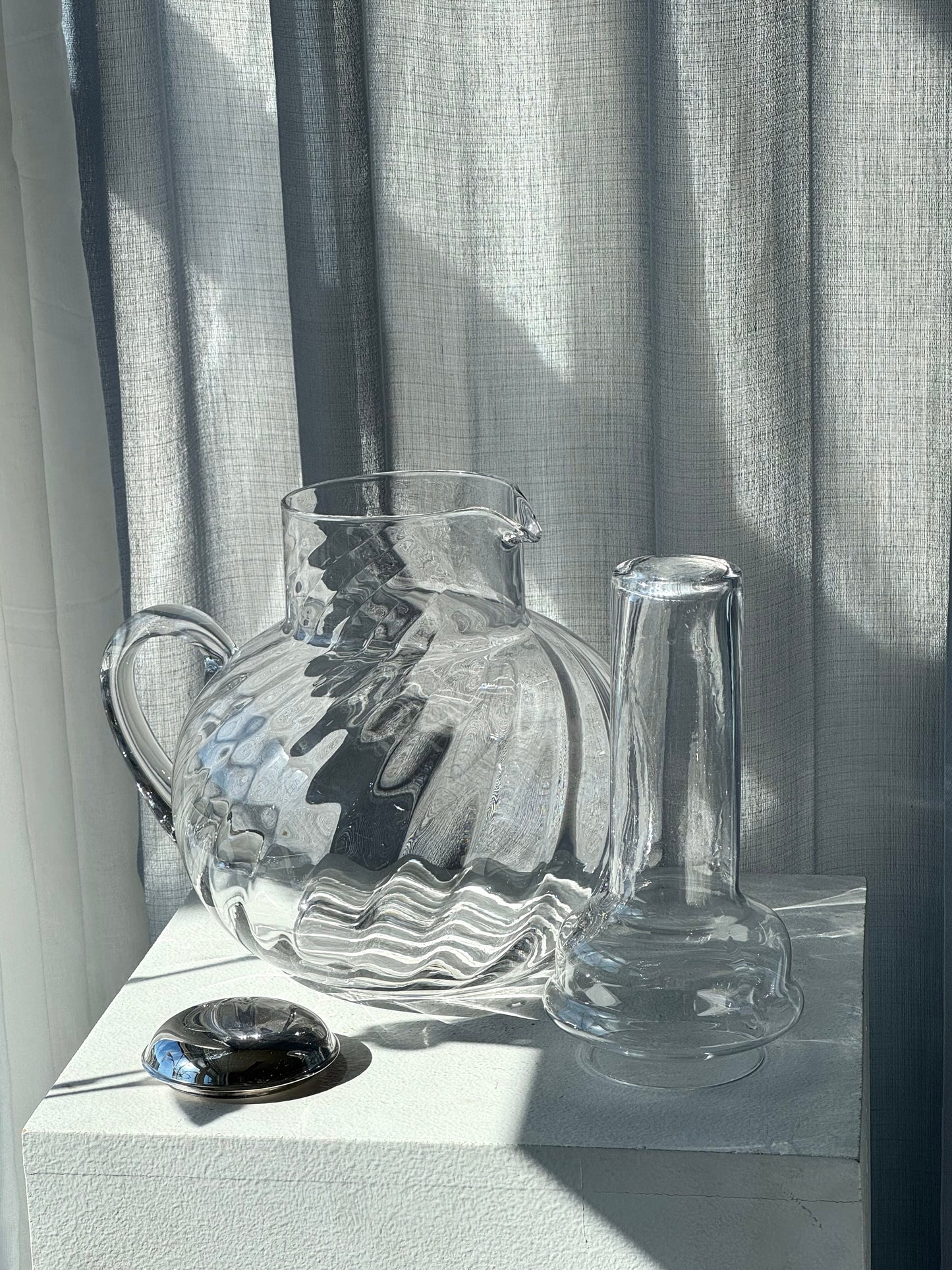 Swirling jug