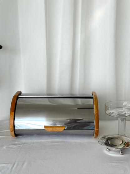 Bread case
