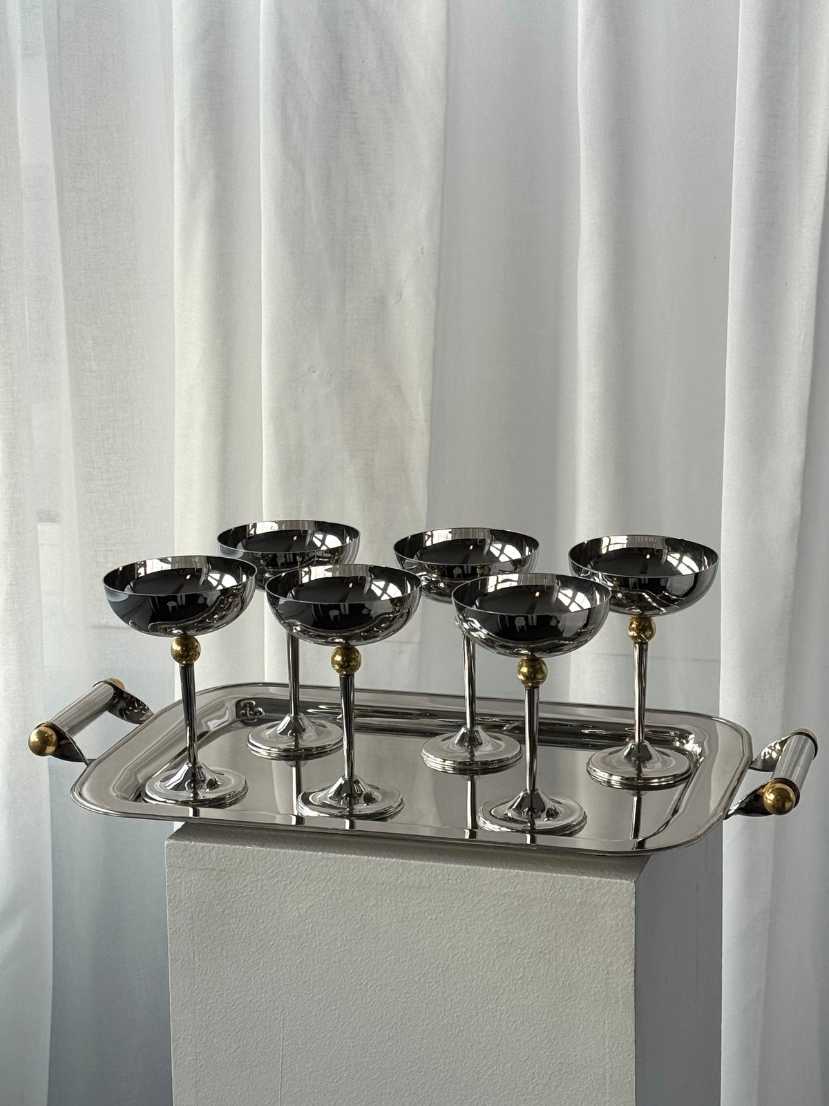 Tall coupes with tray