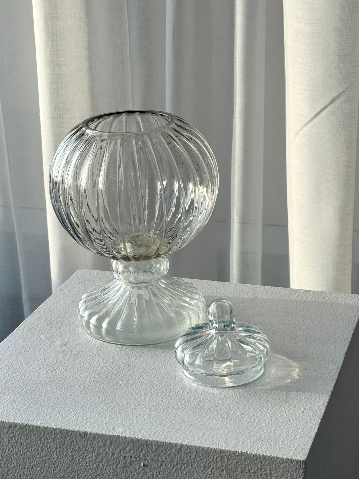Glass bonbonniere