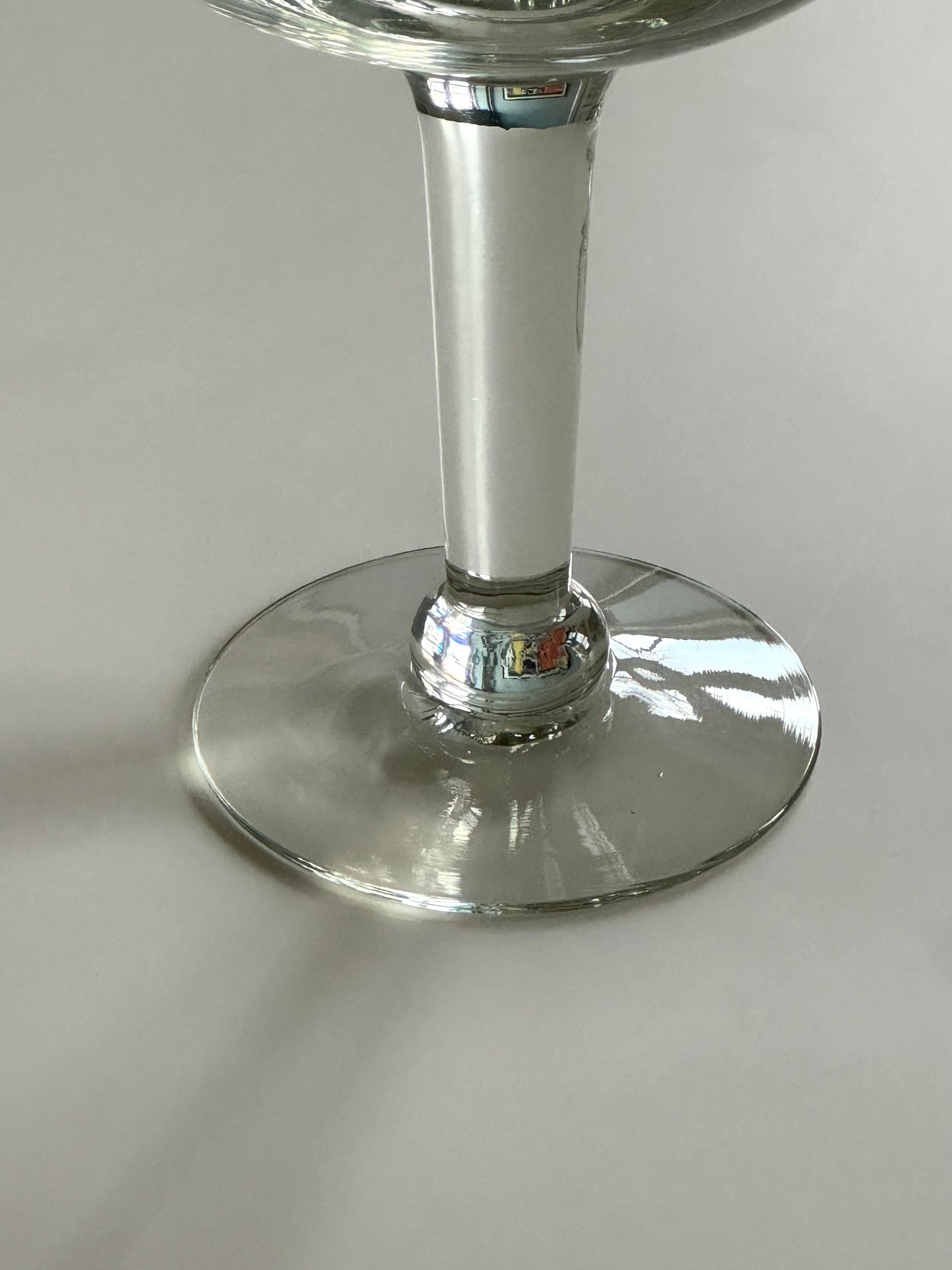 Tall bowl on foot