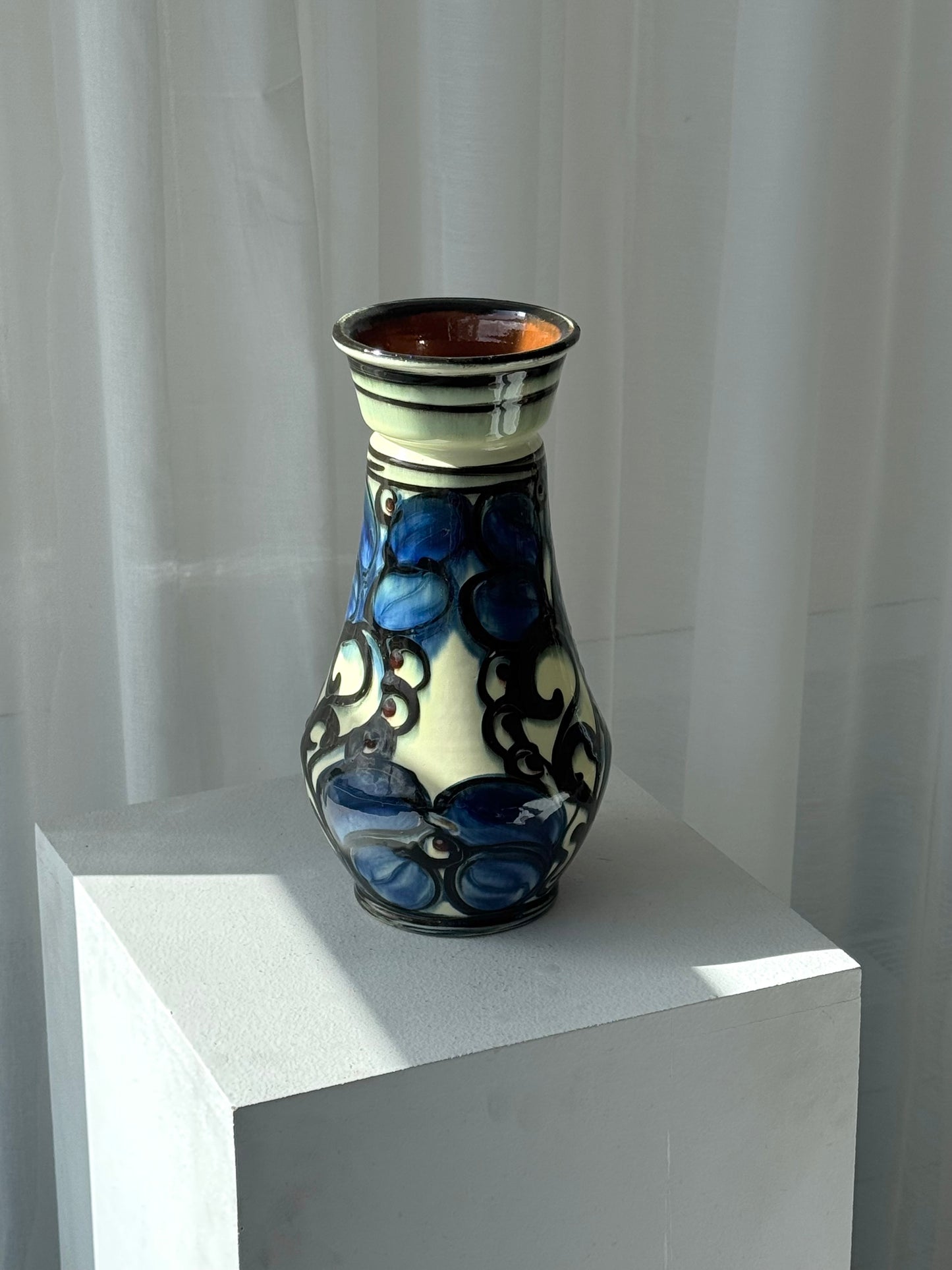 Annashaab vase