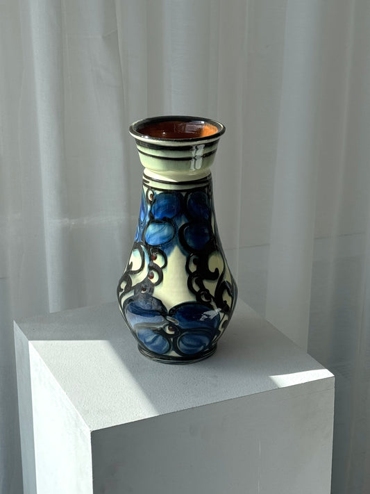 Annashaab vase