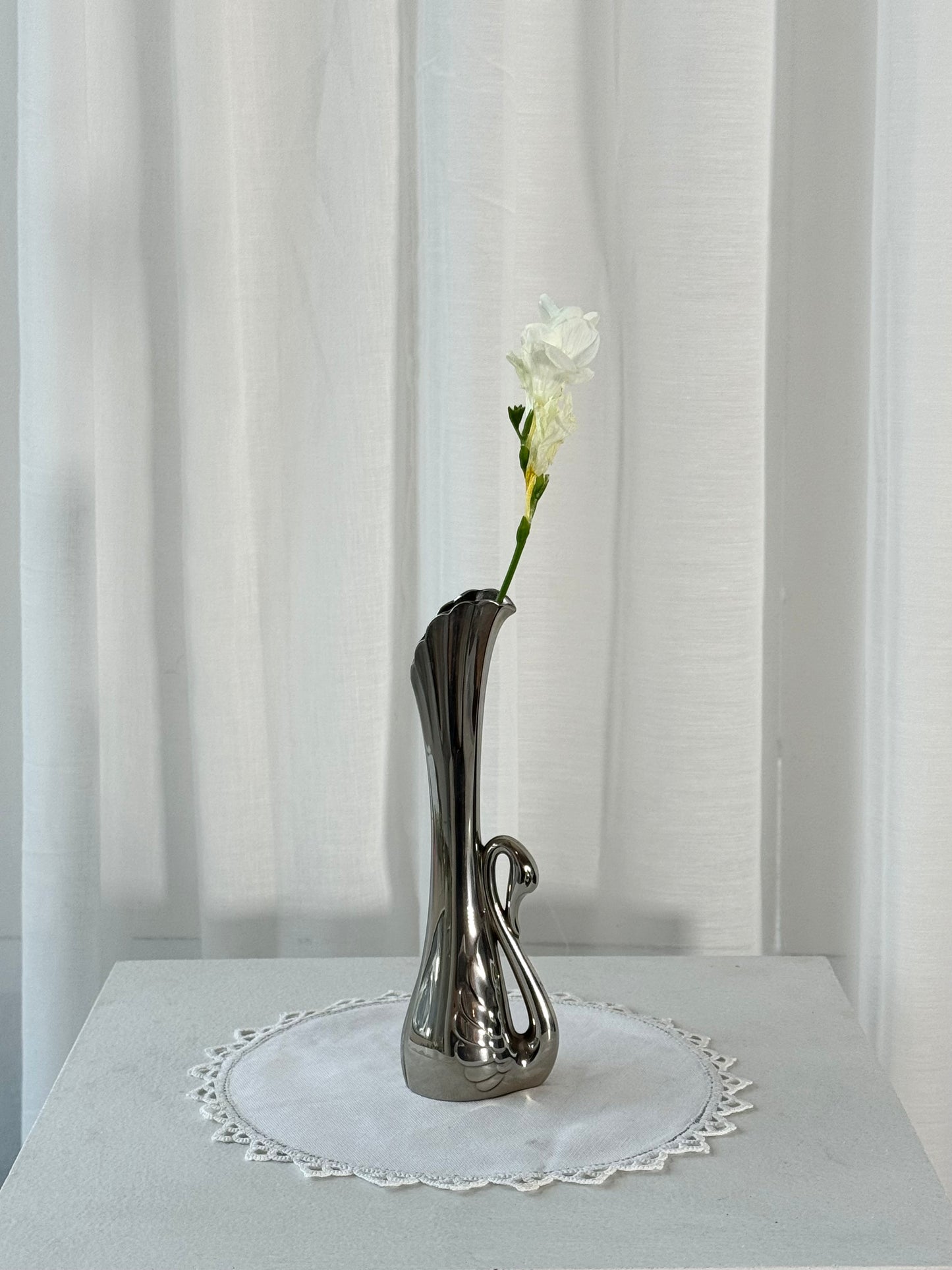 Swan vase