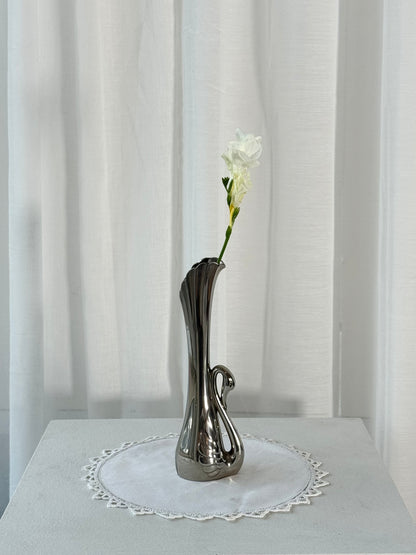 Swan vase