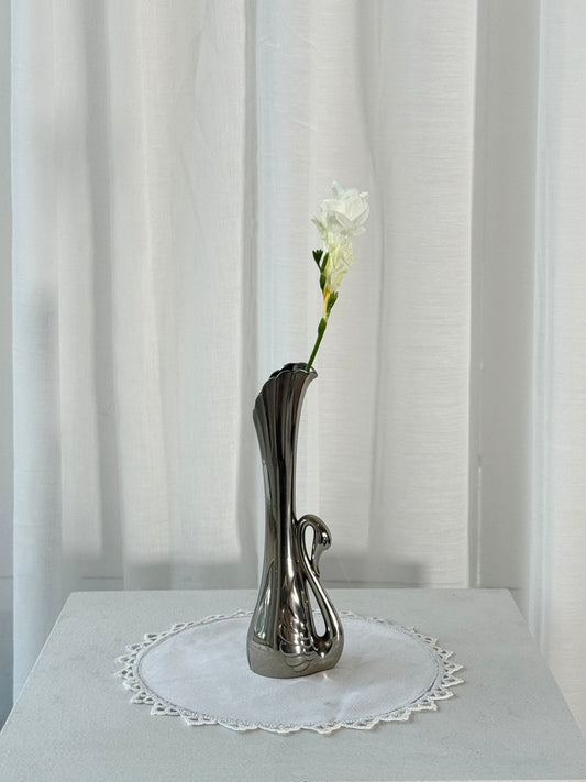 Swan vase
