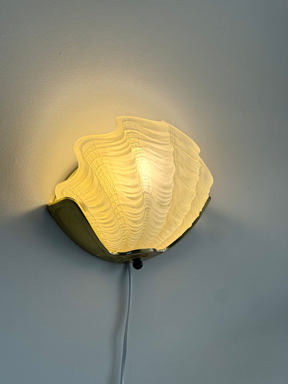Art deco clam lamp