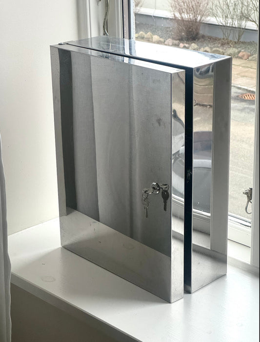 Chrome locker
