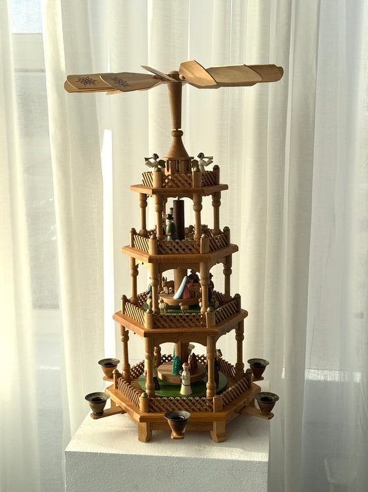 Large Erzgebirge pyramid