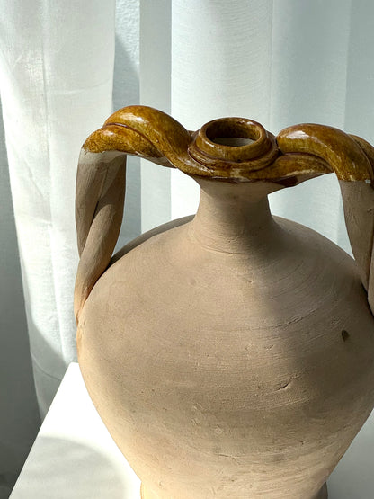 Amphora vase