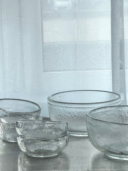 Structured glass bowls