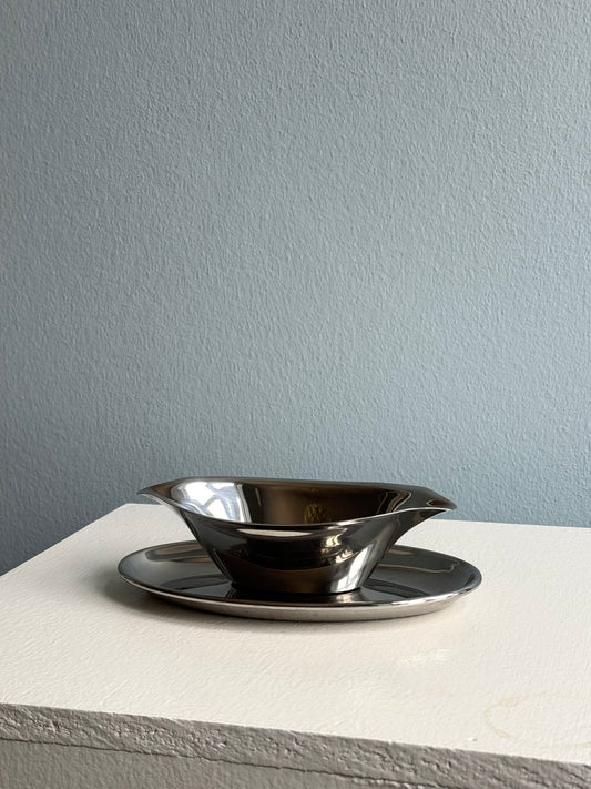 Gravy boat